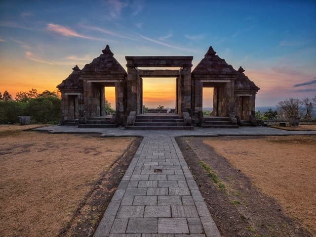 Yogyakarta: Ratu Boko Temple Entrance Ticket