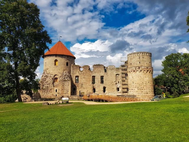 Cēsis, Līgatne & Sigulda Tour: Must-see Highlights