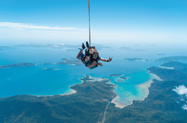 Airlie Beach: Tandem Skydive over the Whitsundays
