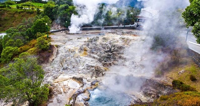 São Miguel: Furnas Volcano & Tea Plantation Tour & Lunch