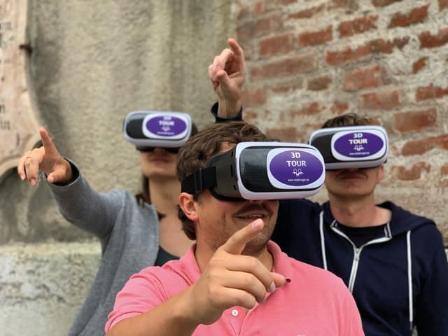 Munich: Old Town Walking Tour in German with 4 3D VR Stops