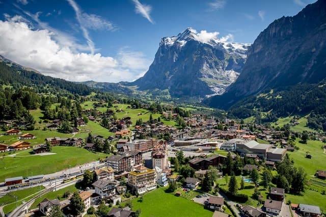 From Lucerne: Day Trip to Grindelwald & Lauterbrunnen