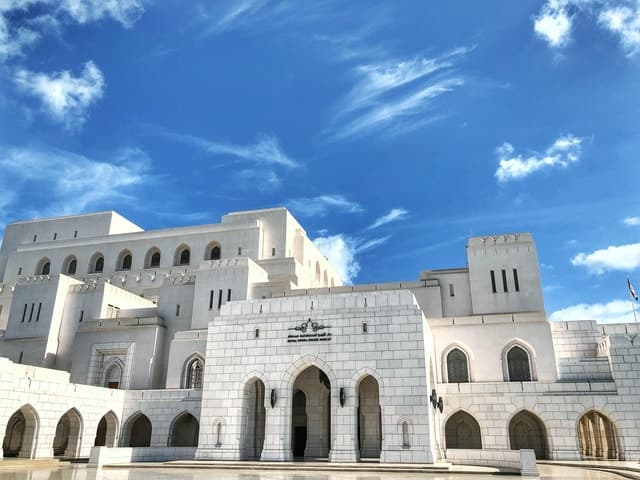 Muscat: Guided City Tour with Grand Mosque & Muttrah Souq