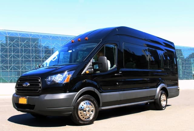NYC: Shared Transfer Hotel to/from La Guardia Airport