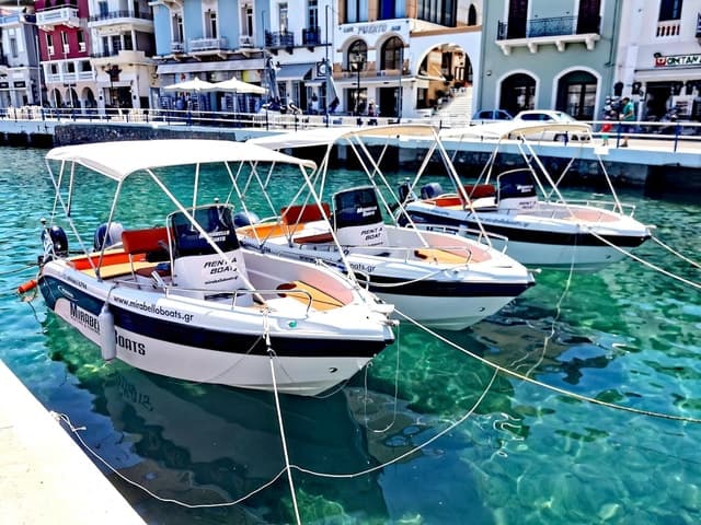 Agios Nikolaos: Motorboat or Speedboat Rental