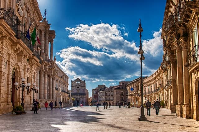 Syracuse: 2-Hour Ortigia Classic Group Walking Tour