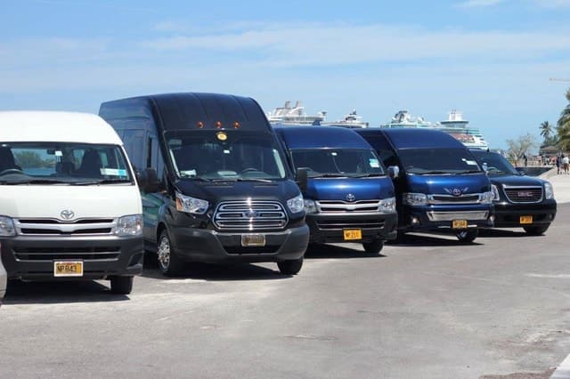 From Atlantis on Paradise Island: Private Airport Transfer