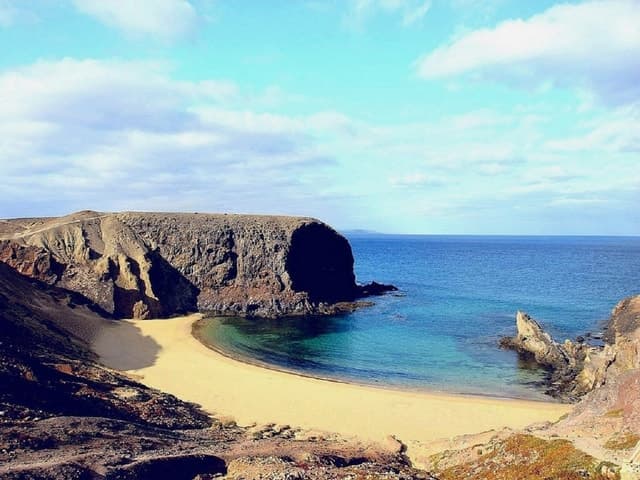 Fast Ferry Transfers: Lanzarote to Fuerteventura