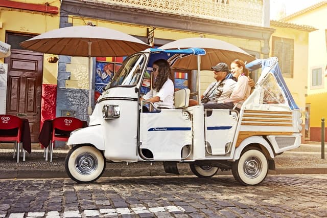 Lisbon Grand Experience Tuk-Tuk Tour in German