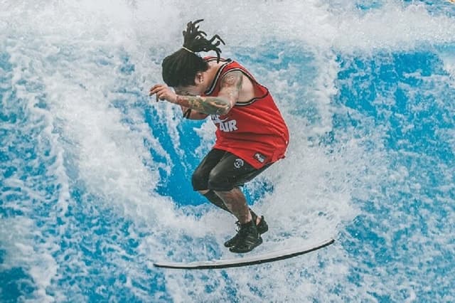 Bangkok: Flow House Fun Flow Surfing Entry Ticket