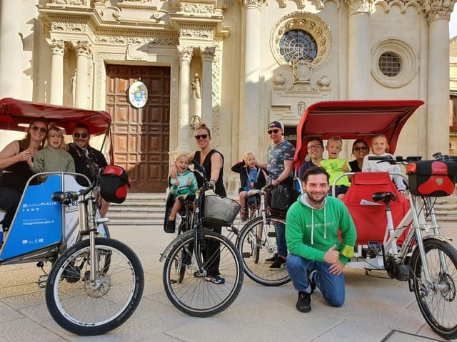 Lecce: City Highlights Guided Tour by Rickshaw