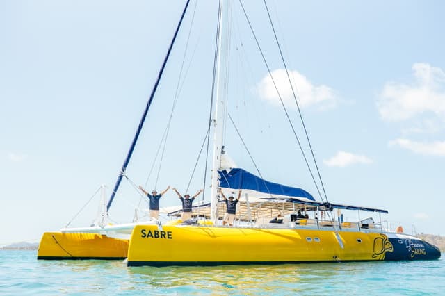 Fiji: South Sea Sailing Experience with Lunch & Drinks