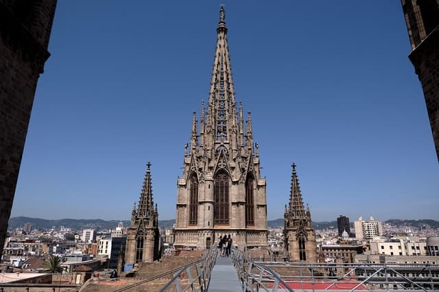 Explore Barcelona's Gothic Masterpiece: Cathedral Tours