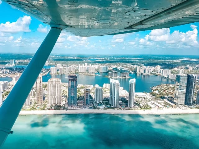 Miami Beach: South Beach Private Airplane Tour with Drinks
