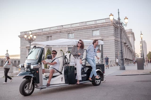 Madrid: Private City Tour in a 100% Electric Eco Tuk Tuk