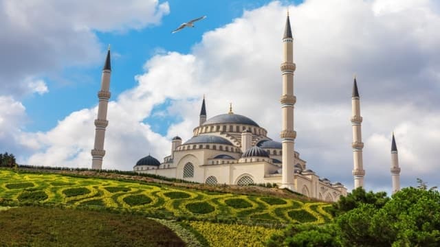 Istanbul: Europe and Asia Tour by Bus with Bosphorus Cruise