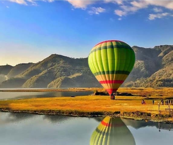 Pokhara: Hot Air Ballooning Tour with Annapurna Views