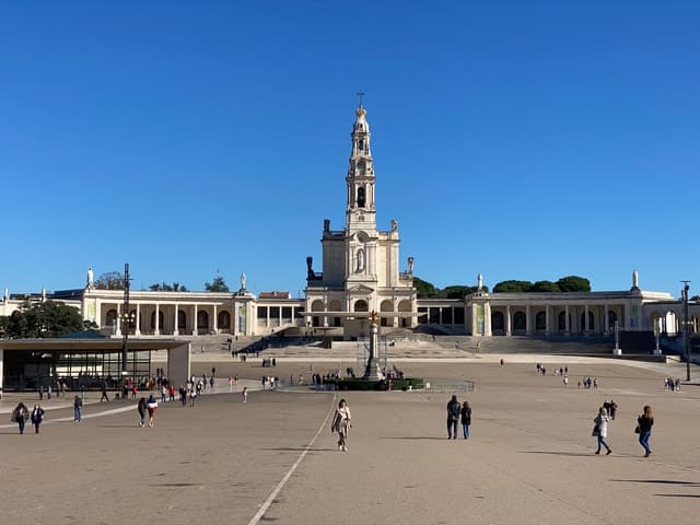 Lisbon: Fátima, Batalha, Nazaré & Obidos Small-Group Tour