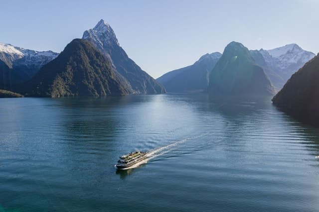 From Te Anau: Milford Sound Cruise and Coach Day Trip