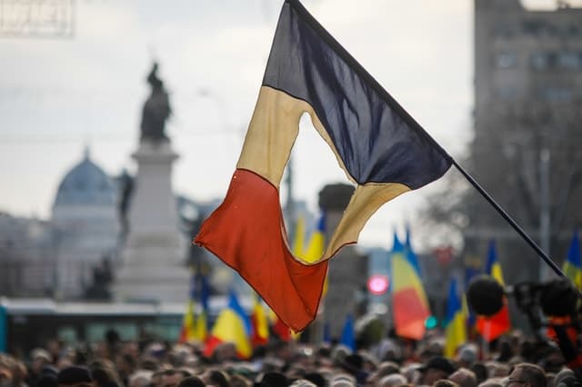 Bucharest: Communism and History Guided City Walking Tour