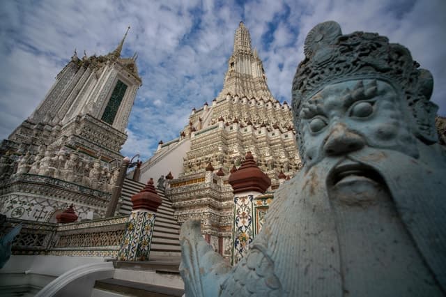 Best Grand Palace & Wat Arun Bangkok Sightseeing Tour