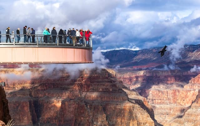 Las Vegas: Grand Canyon West & Hoover Dam Tour + Breakfast