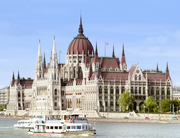 Explore the Iconic Hungarian Parliament Building Tours
