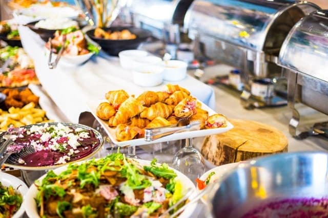 Bonn: Sunday Brunch Buffet with Cologne live music