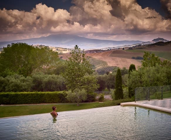 Tuscany: San Casciano dei Bagni Thermal Bath and Museum Tour
