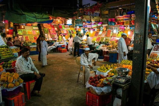 Mumbai: Local Markets & Temples Tour