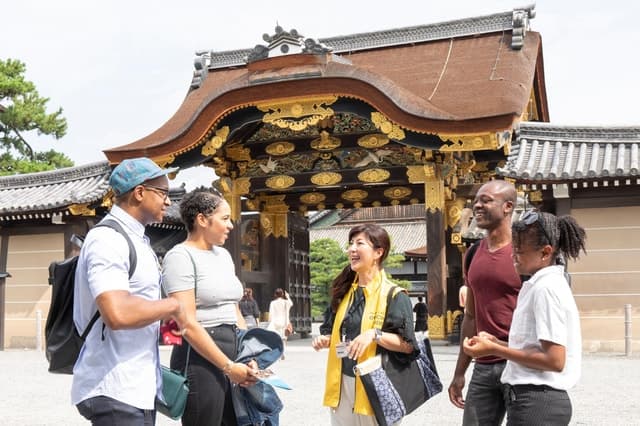 Kyoto: Nijo-jo Castle and Ninomaru Palace Guided Tour