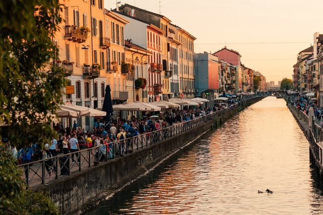 Milan: Private Navigli Neighborhood Walking Tour