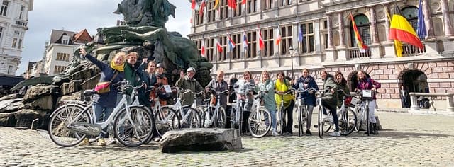 Antwerp: City Highlights Guided Bike Tour
