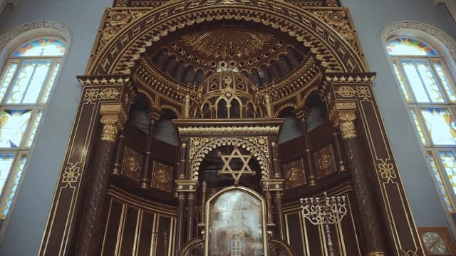 From Vilnius: Guided Jewish Heritage Day Trip to Kaunas