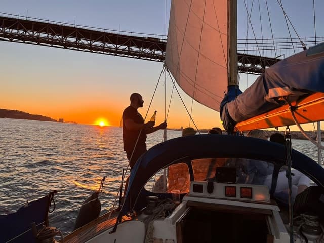 Lisbon: Sailboat Sunset Tour with a Drink