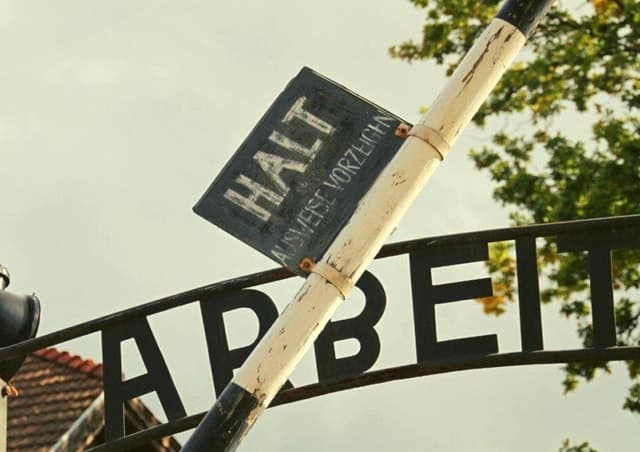 Warsaw Auschwitz-Birkenau Day Tour & Memorial Visit