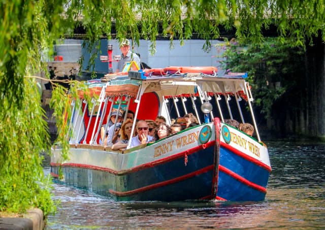 London: Canal Boat Ride on Camden Lock