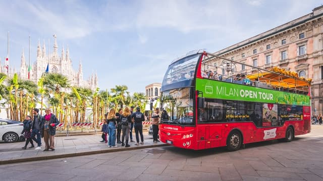 Milan: Gray Line Milan Open Tour Hop-On Hop-Off Bus Tour