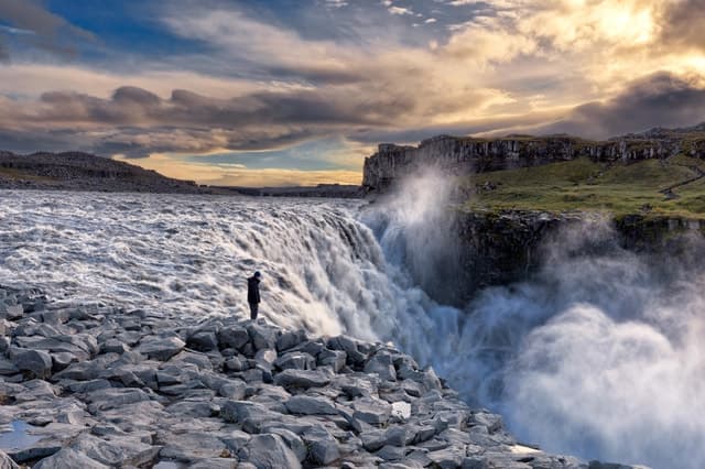 From Akureyri Port: Diamond Circle Guided Day Trip w/ Lunch