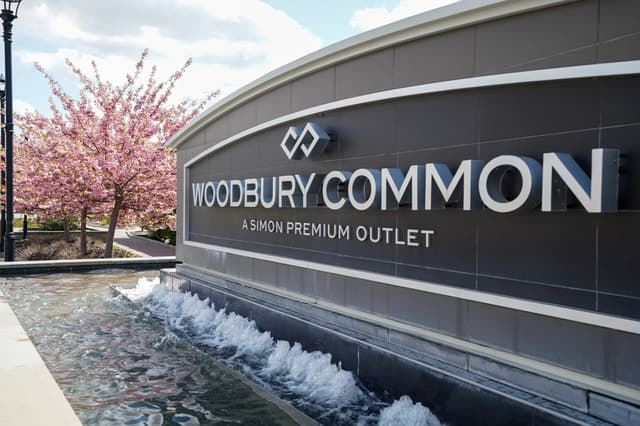 Ultimate NYC Designer Shopping Tour: Woodbury Common