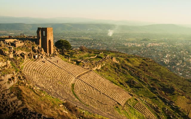 From Izmir: Private Day Trip to Acropolis of Pergamon