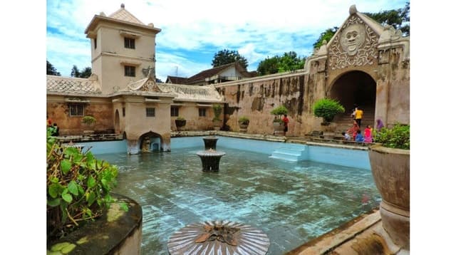 Sultan Palace, Water Castle & Prambanan Temple Guided Tour