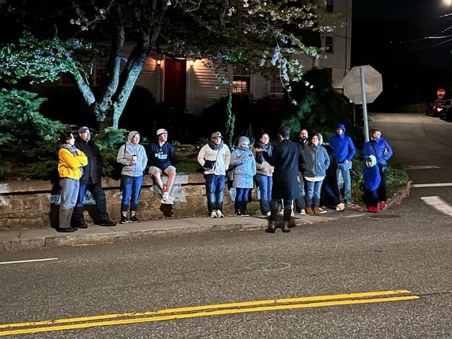 Mystic: Guided Ghost Tour of Downtown Mystic at Night
