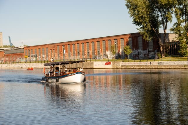Montreal: Exclusive Electric Boat Tour on Lachine Canal