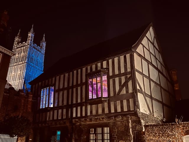 Gloucester: Ghost-Themed Guided Walking Tour
