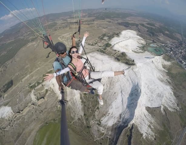 Pamukkale: Tandem Paragliding with Ancient Hierapolis Views