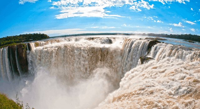 From Foz do Iguaçu: Argentinian Iguazu Falls with Ticket
