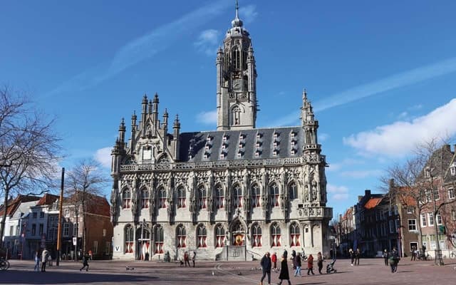 Middelburg: Guided Tour Townhall Middelburg