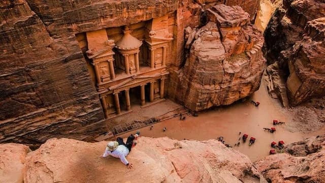 From Amman: Petra & Wadi Rum Private or group Day Tour