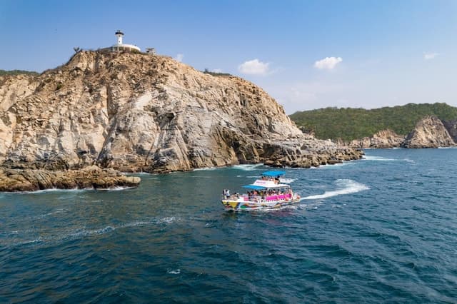 From Puerto Escondido: Huatulco 7 Bays Tour with Snorkeling